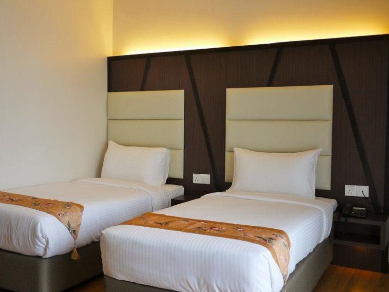 Hotel Grand Baron Тайпинг Екстериор снимка