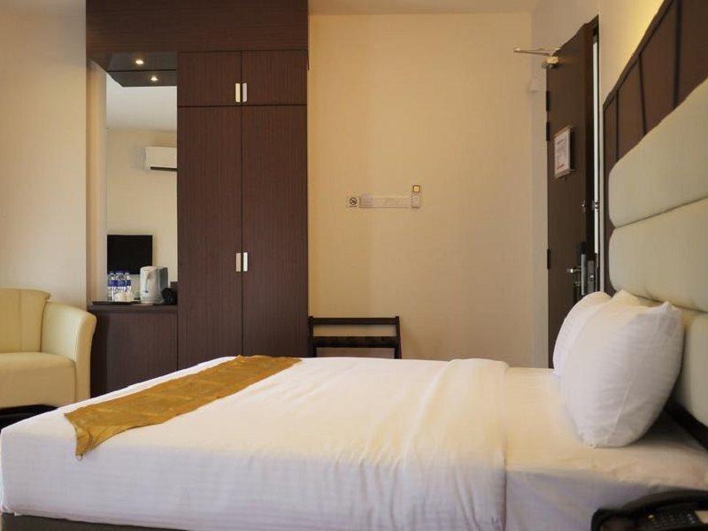 Hotel Grand Baron Тайпинг Екстериор снимка