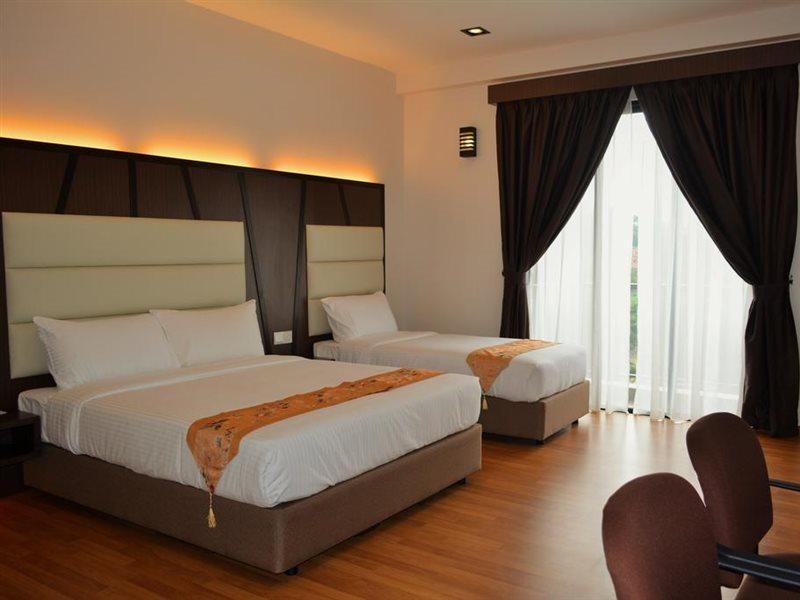 Hotel Grand Baron Тайпинг Екстериор снимка