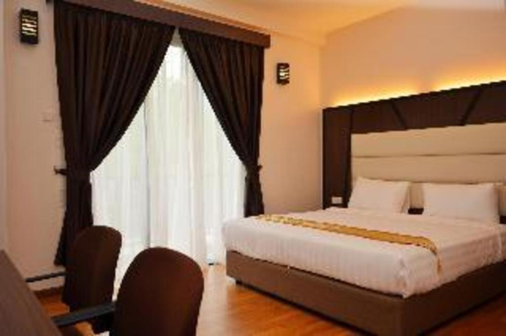Hotel Grand Baron Тайпинг Екстериор снимка