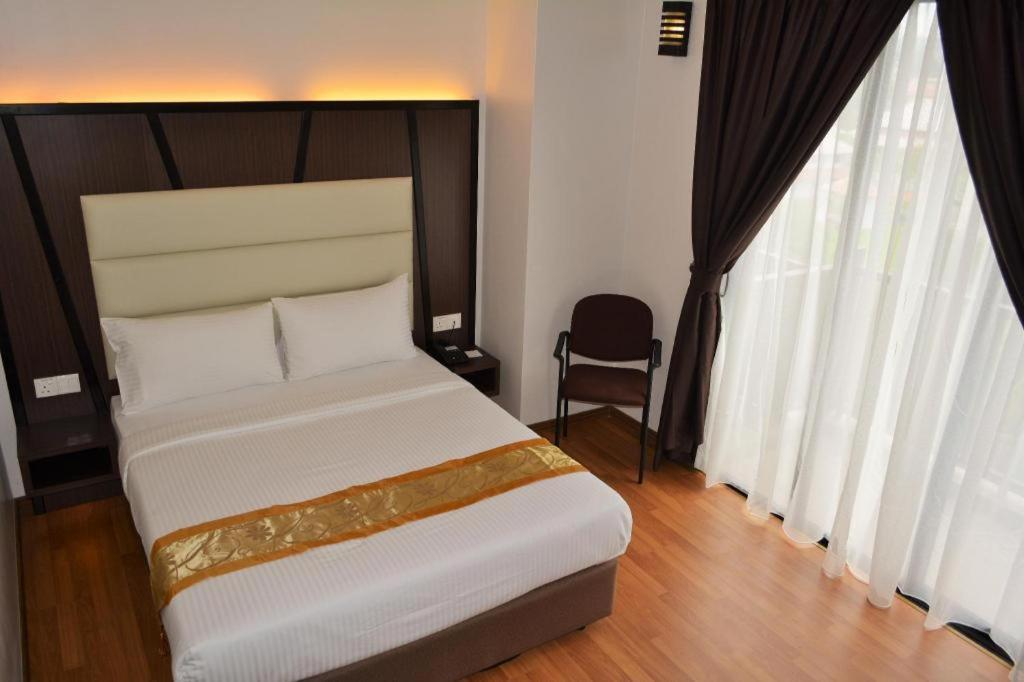 Hotel Grand Baron Тайпинг Екстериор снимка