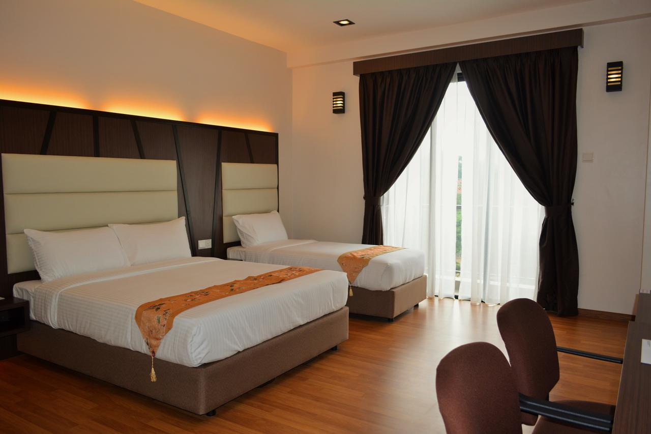 Hotel Grand Baron Тайпинг Екстериор снимка