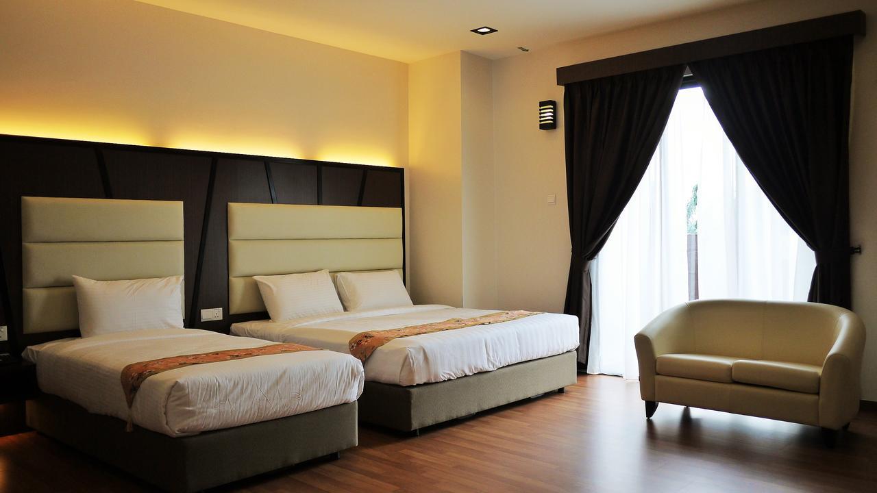 Hotel Grand Baron Тайпинг Екстериор снимка